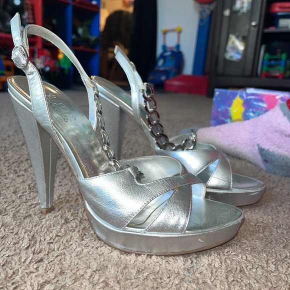 JLO silver heels 7 - Picture 2 of 4